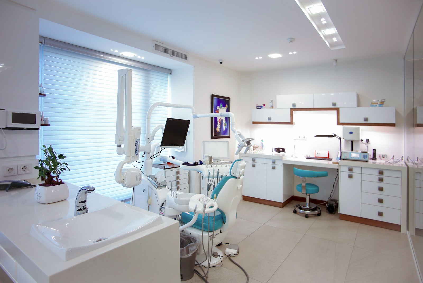 Lumina Dental Studio